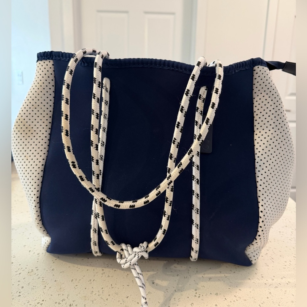 Jen&co Elegant Navy and White Tote Bag